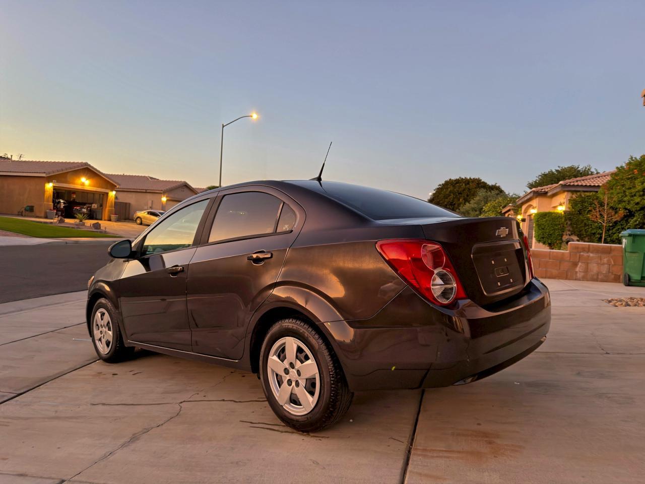2014 Chevrolet Sonic - zdjęcie 3