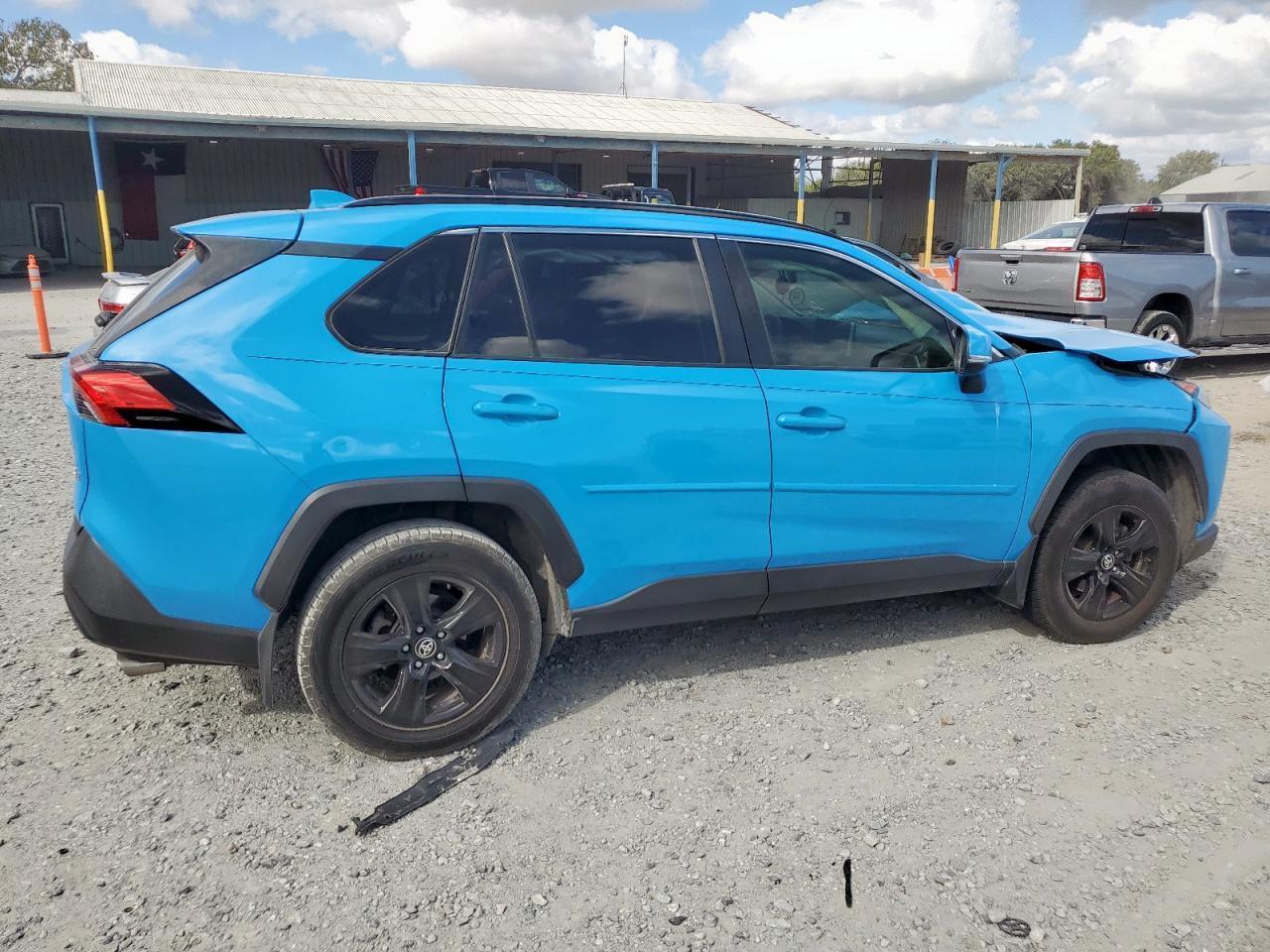 2020 Toyota Rav4 Xle - zdjęcie 3