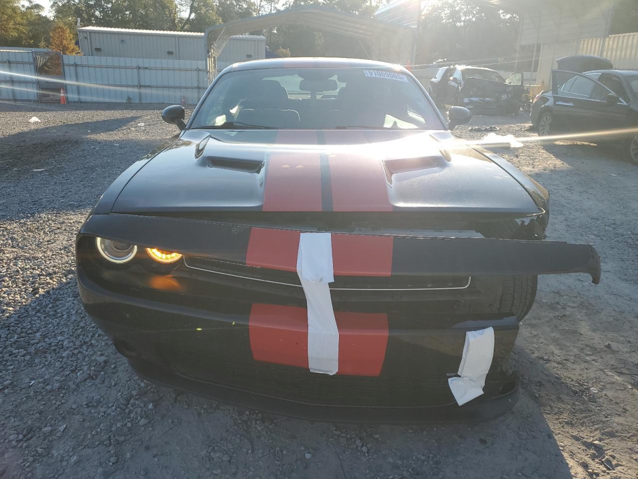 2020 Dodge Challenger - zdjęcie 5