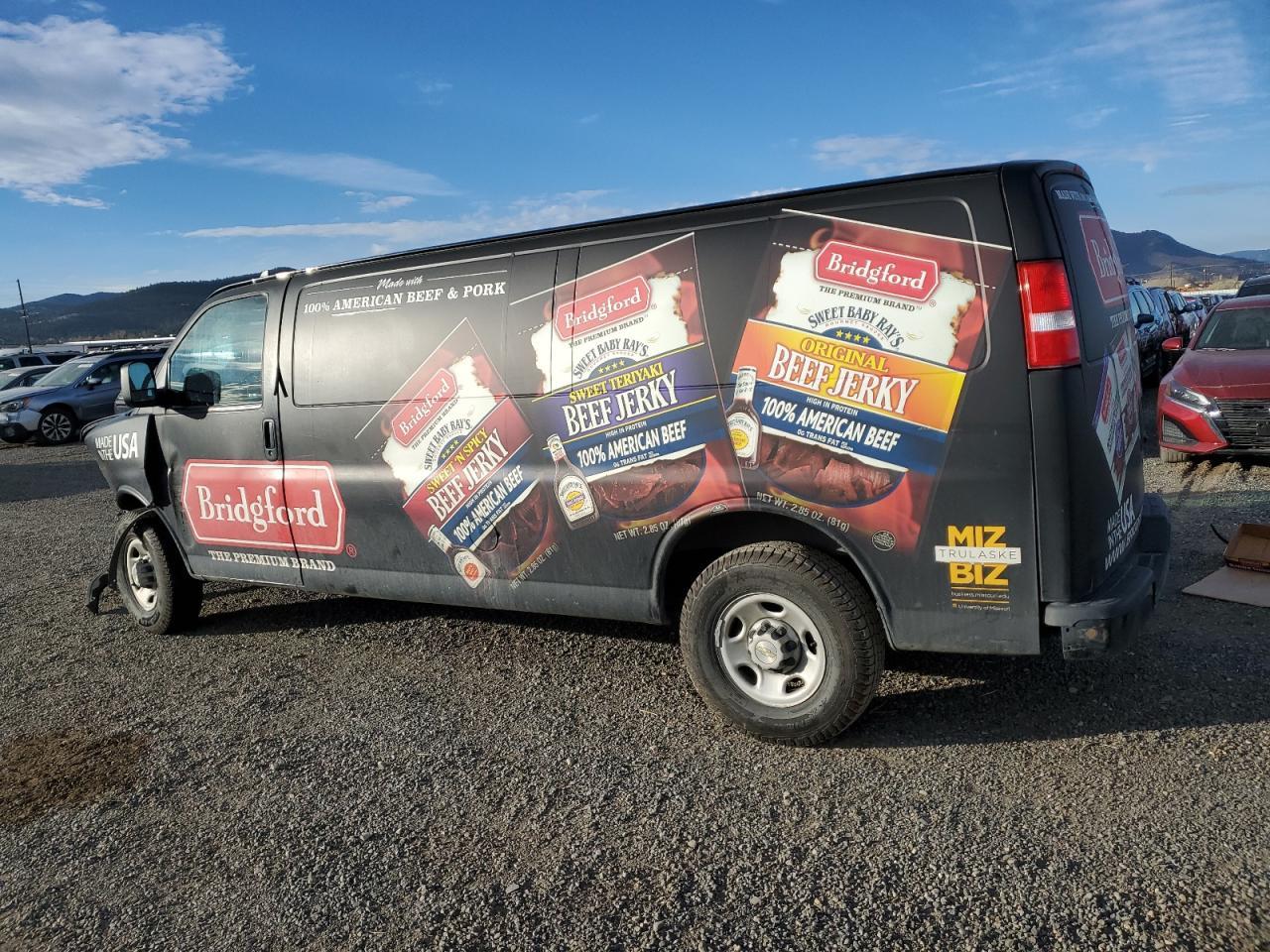 2023 Chevrolet Express G2500 - zdjęcie 2