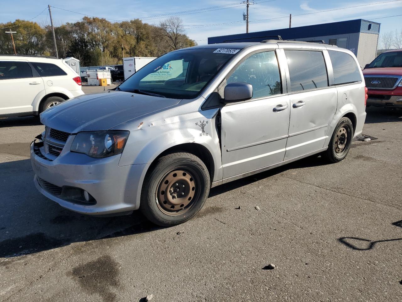 2016 Dodge Grand Caravan R/T - zdjęcie główne