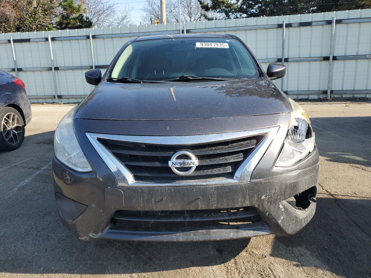 2015 Nissan Versa - zdjęcie 5