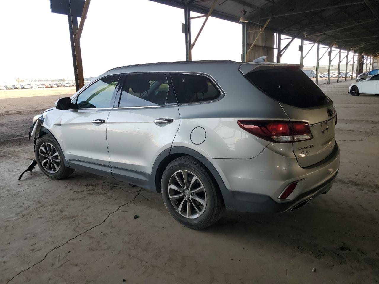 2017 Hyundai Santa Fe - zdjęcie 2