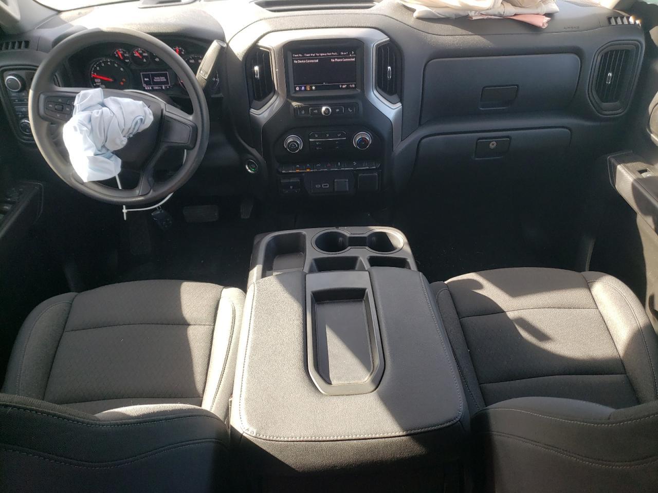 2024 Chevrolet Silverado - zdjęcie 8