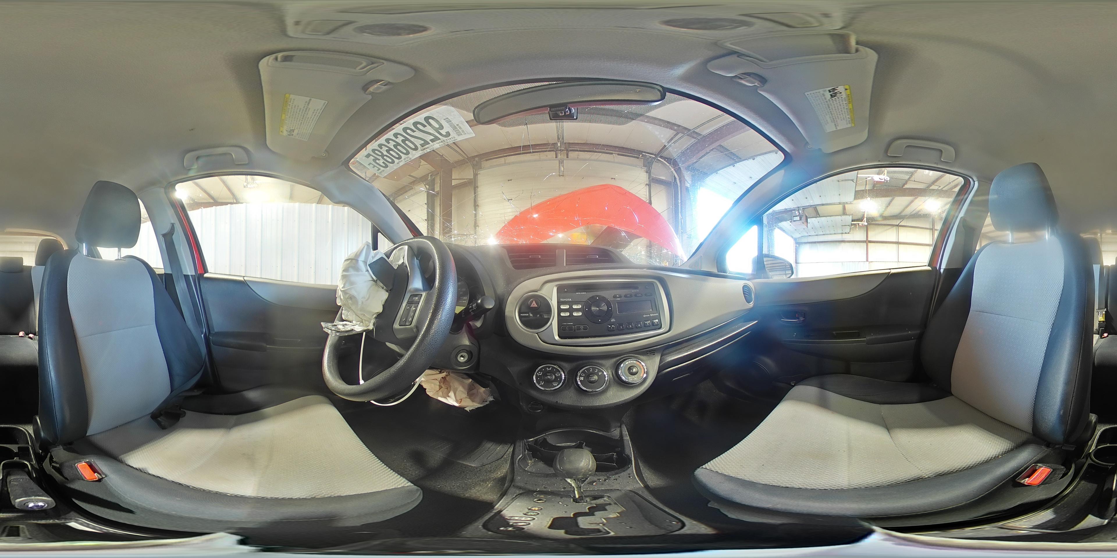 2013 Toyota Yaris - zdjęcie 14