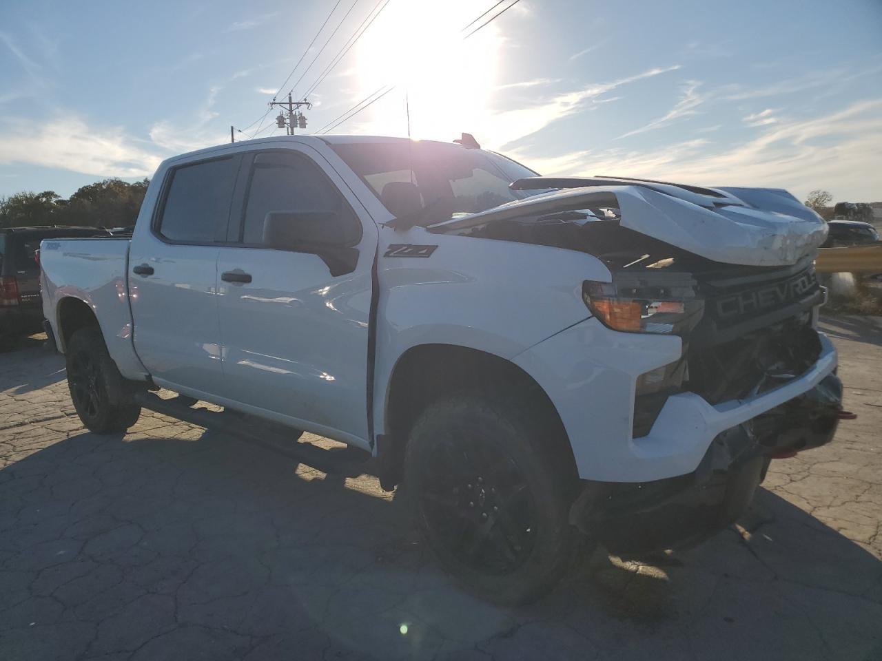 2024 Chevrolet Silverado - zdjęcie 4