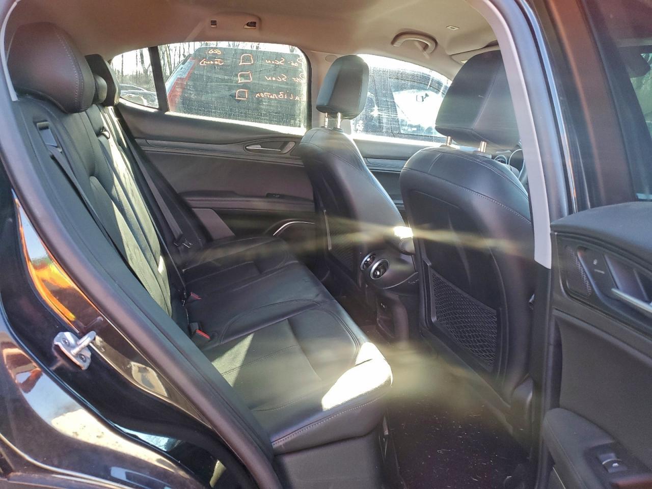2018 Alfa Romeo Stelvio - zdjęcie 10