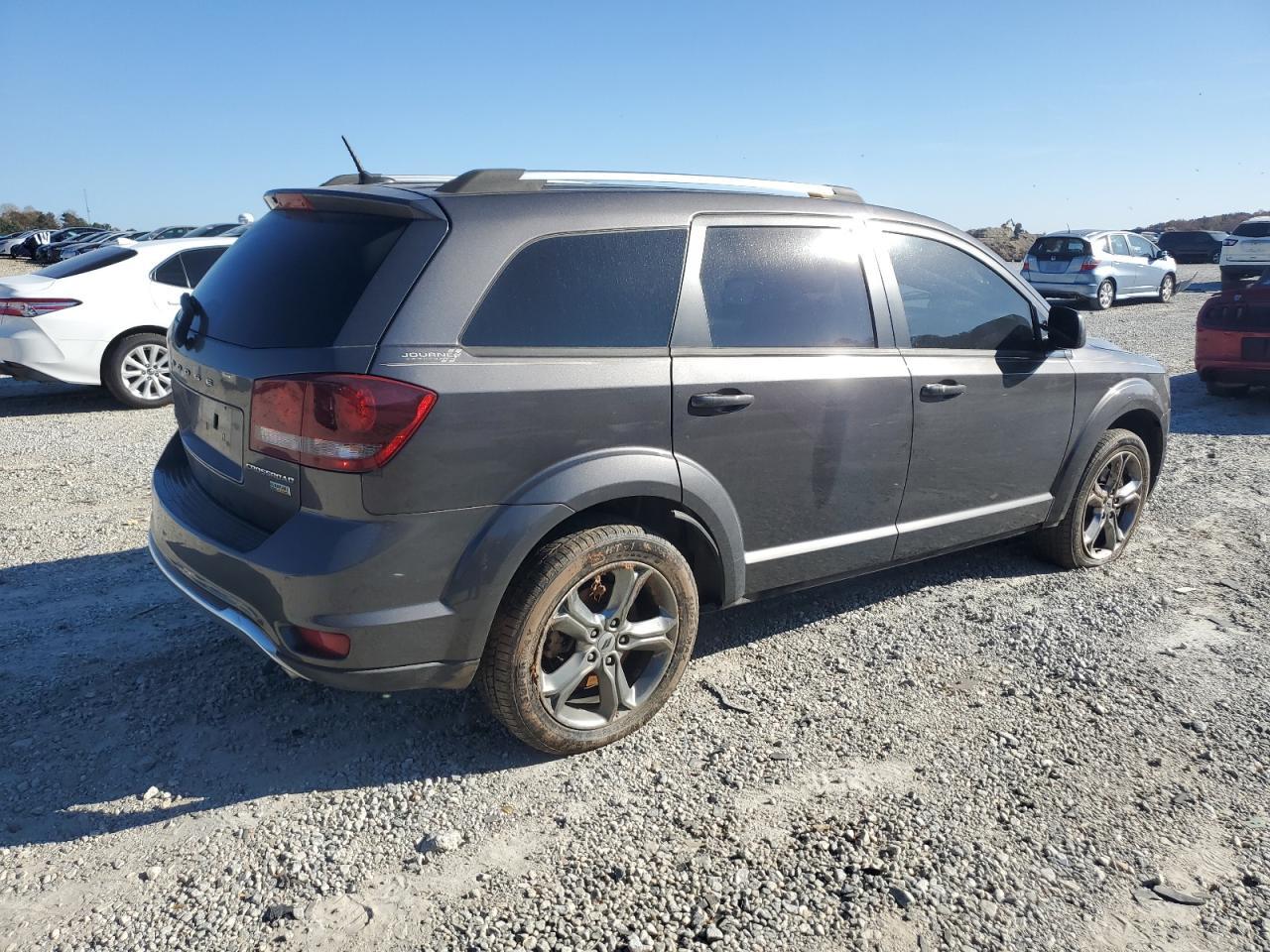 2018 Dodge Journey Crossroad - zdjęcie 3