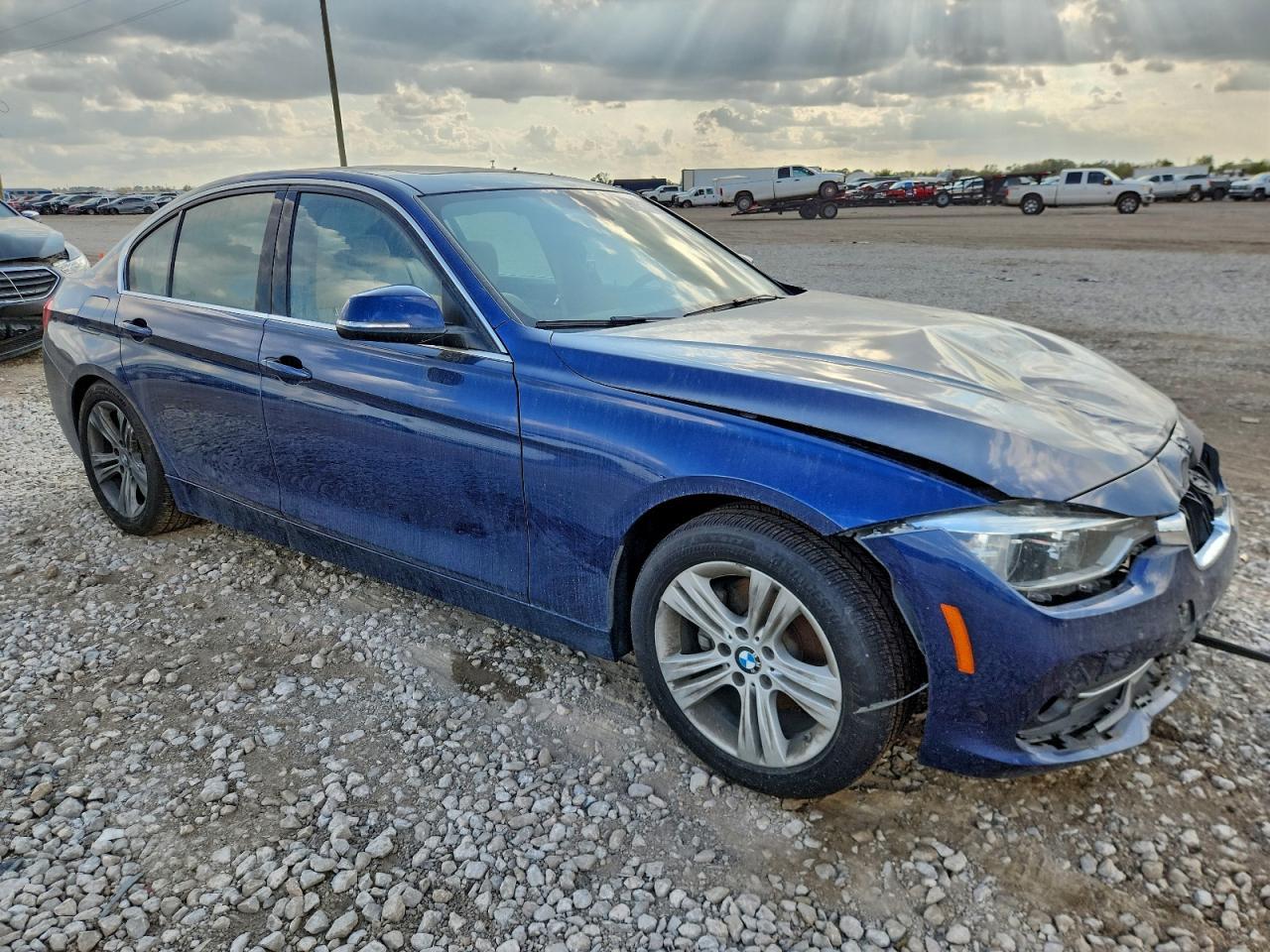 2018 BMW 330 I - zdjęcie 4