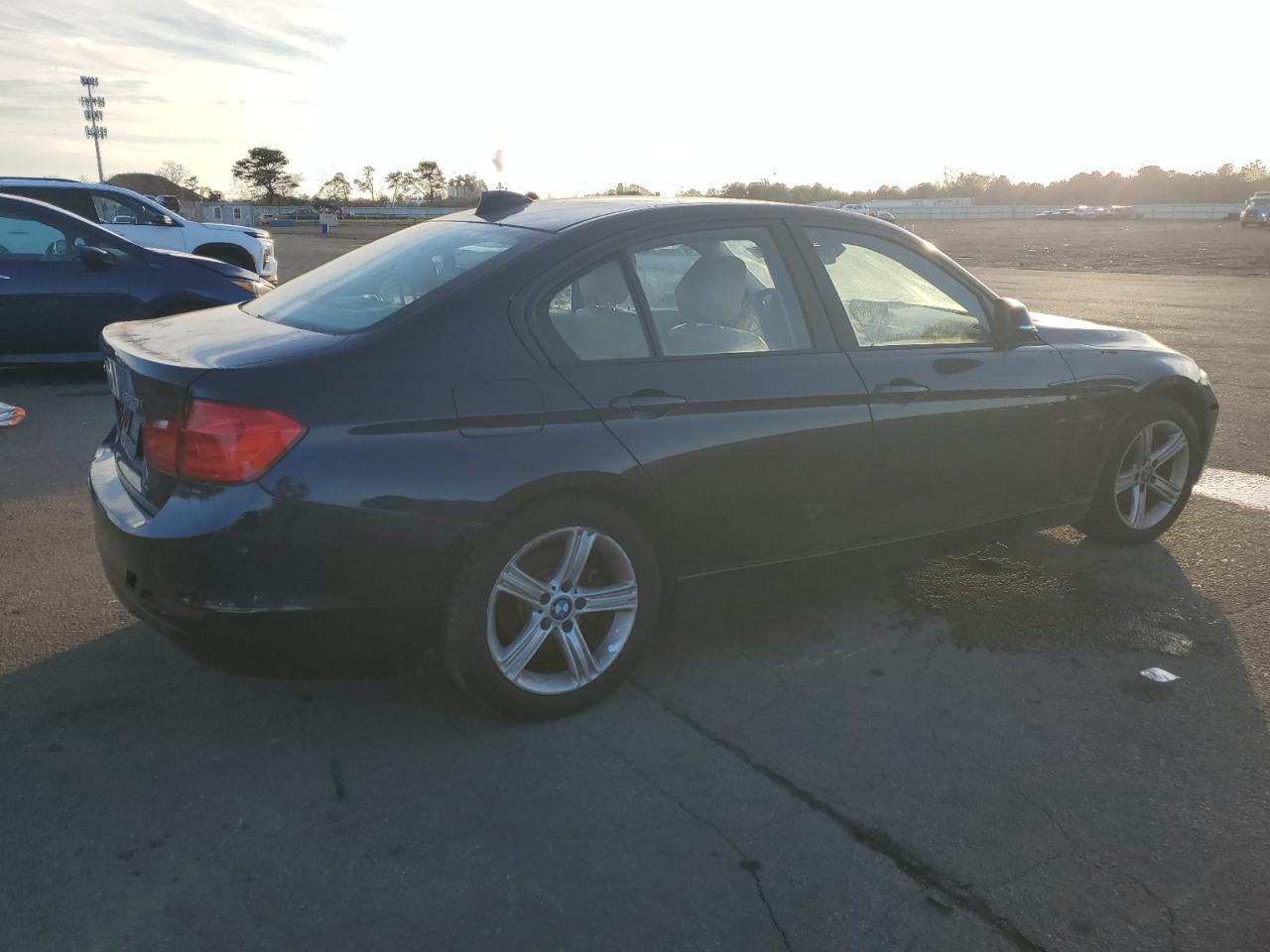 2013 BMW 3 Series - zdjęcie 3