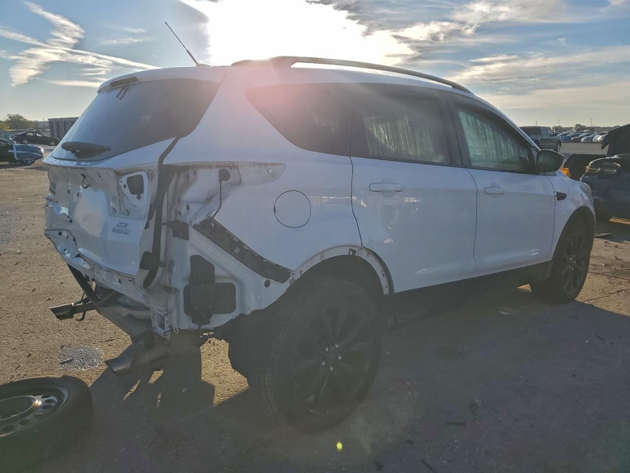 2017 Ford Escape - zdjęcie 3