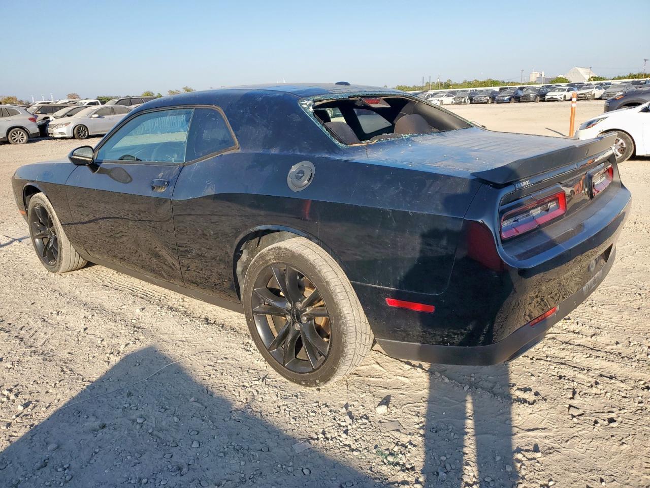 2016 Dodge Challenger Sxt - zdjęcie 2