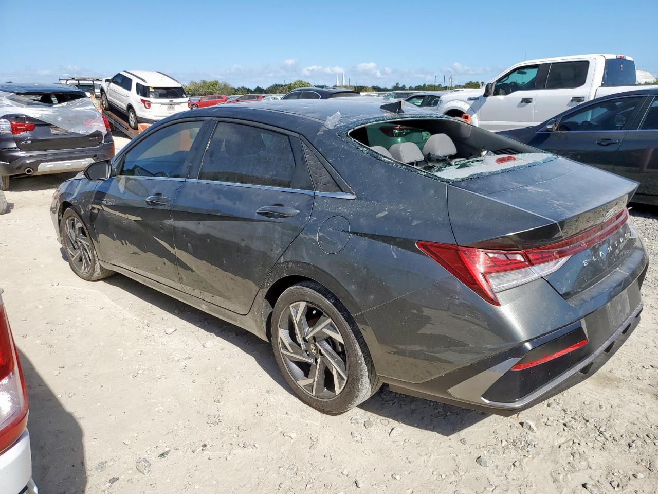 2024 Hyundai Elantra Sel - zdjęcie 2