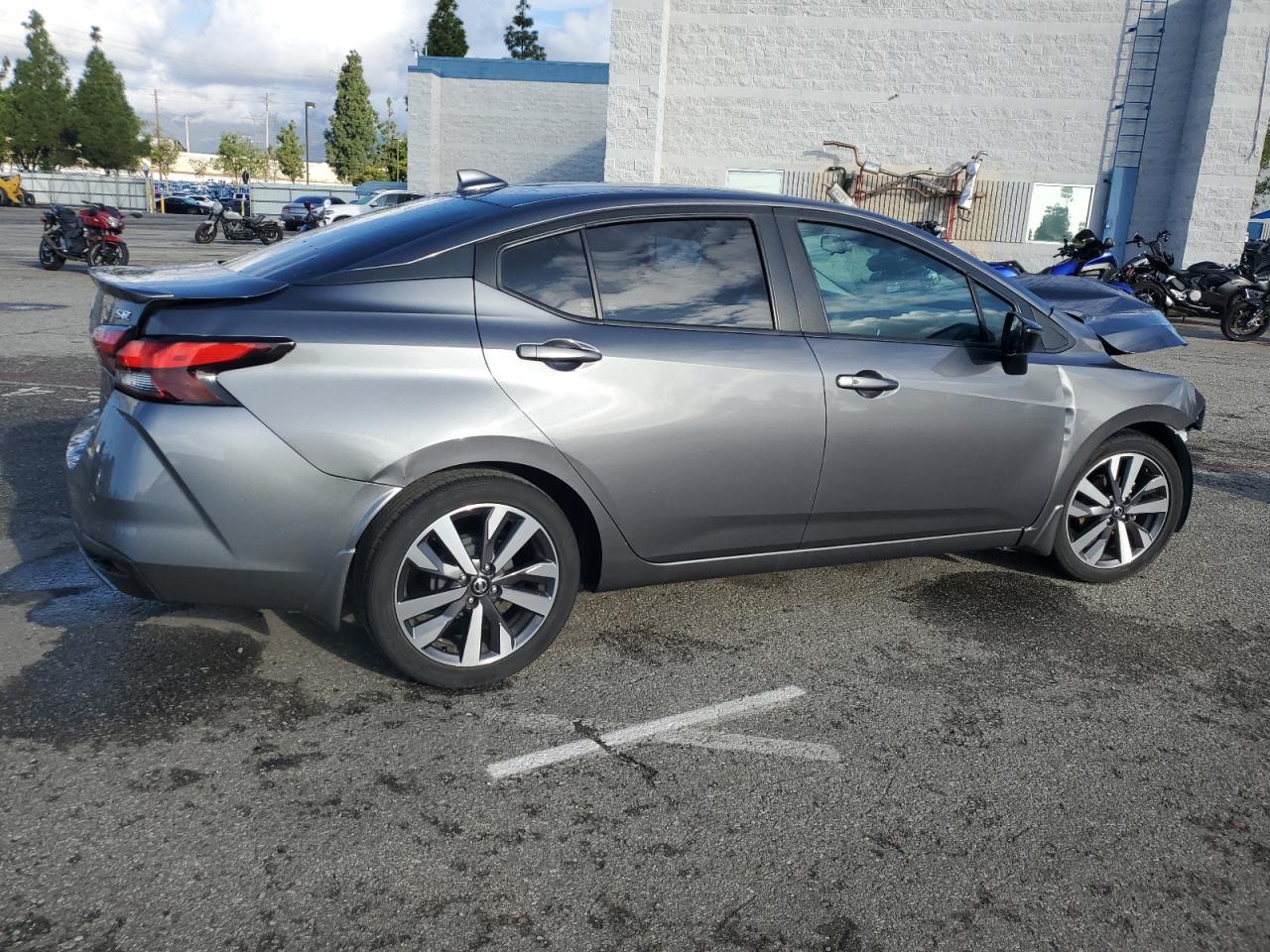 2020 Nissan Versa - zdjęcie 3