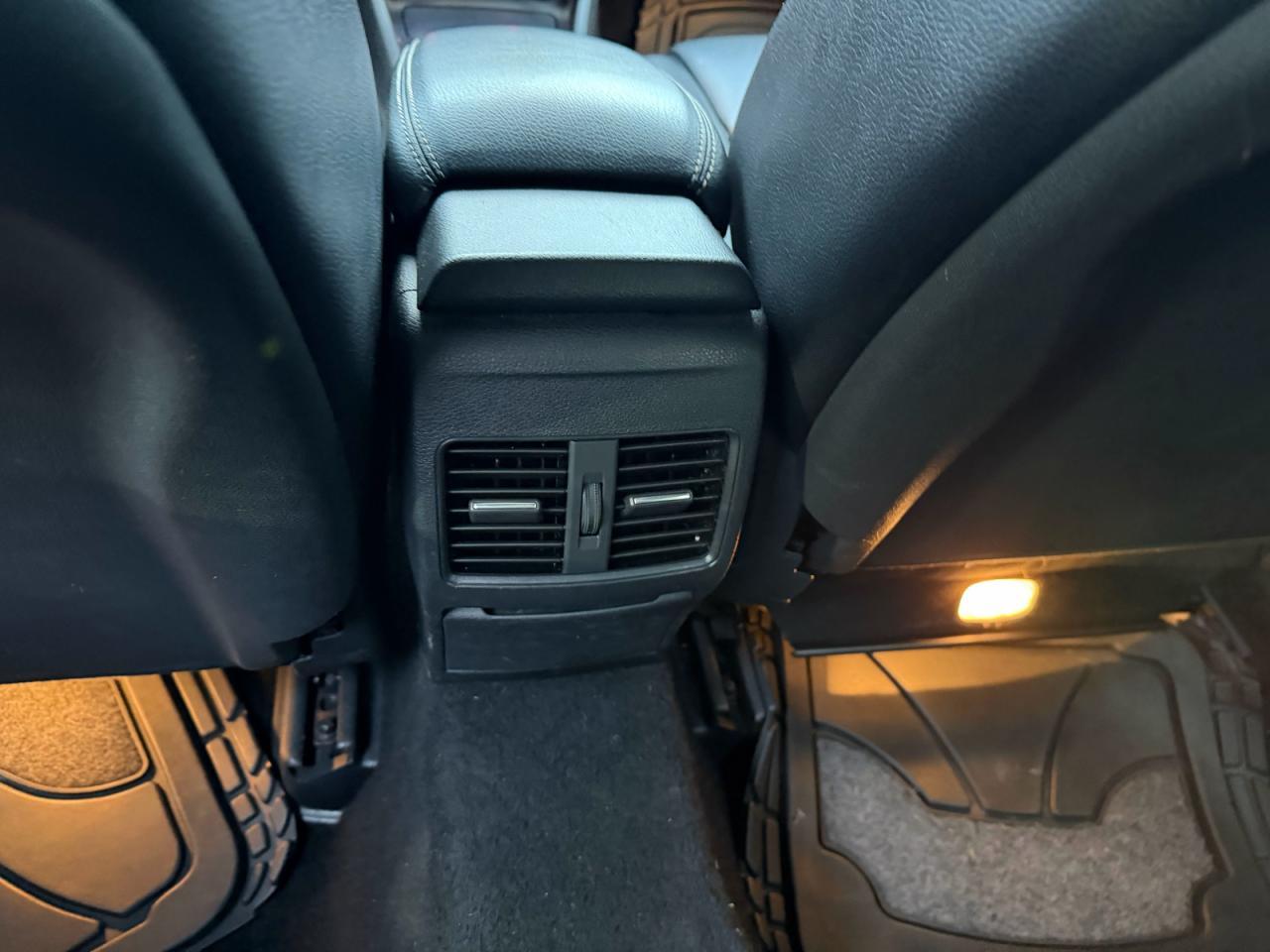 2016 Mercedes-Benz Klasa GLA - zdjęcie 12