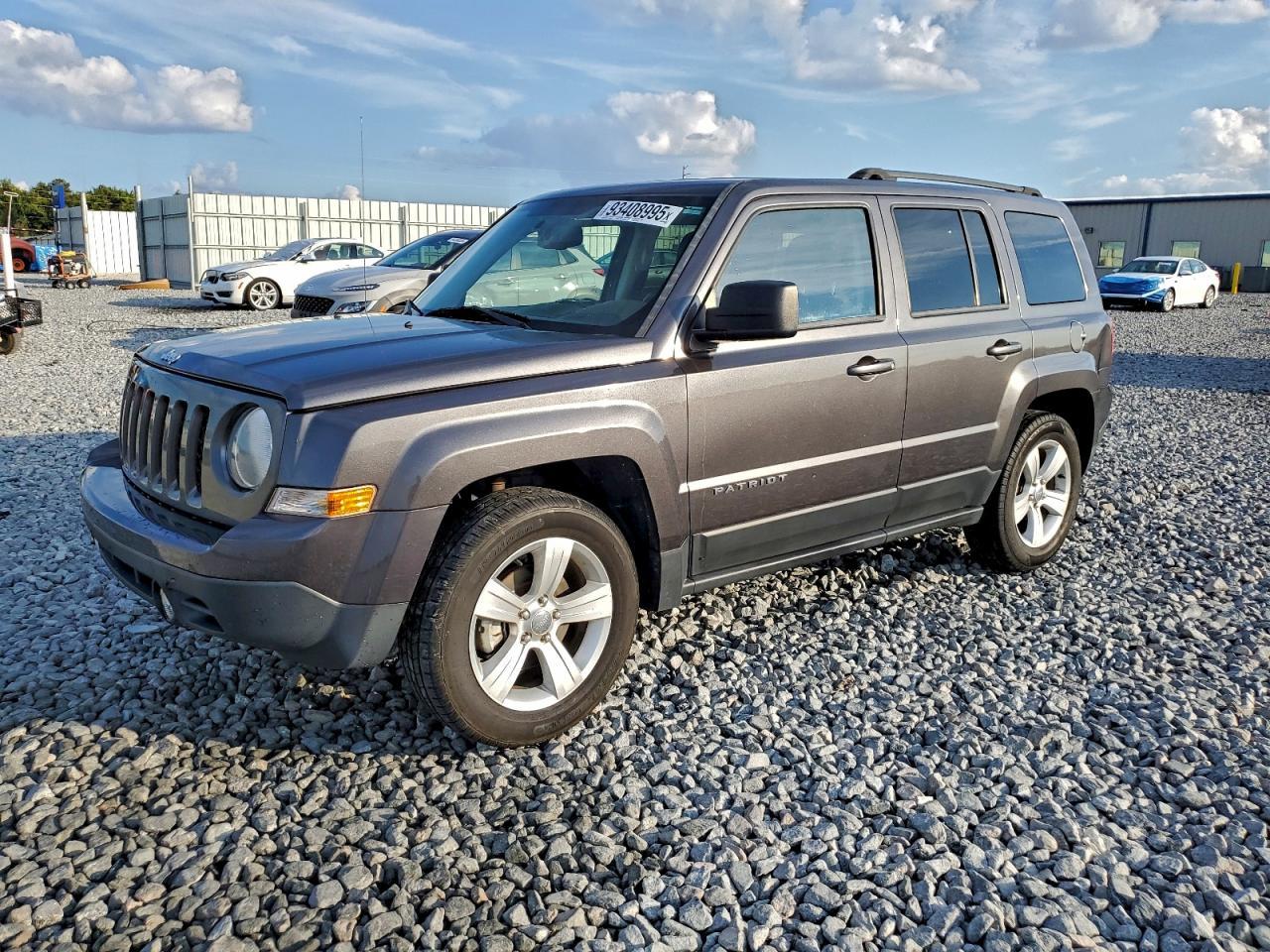 2015 Jeep Liberty (Patriot) - zdjęcie główne