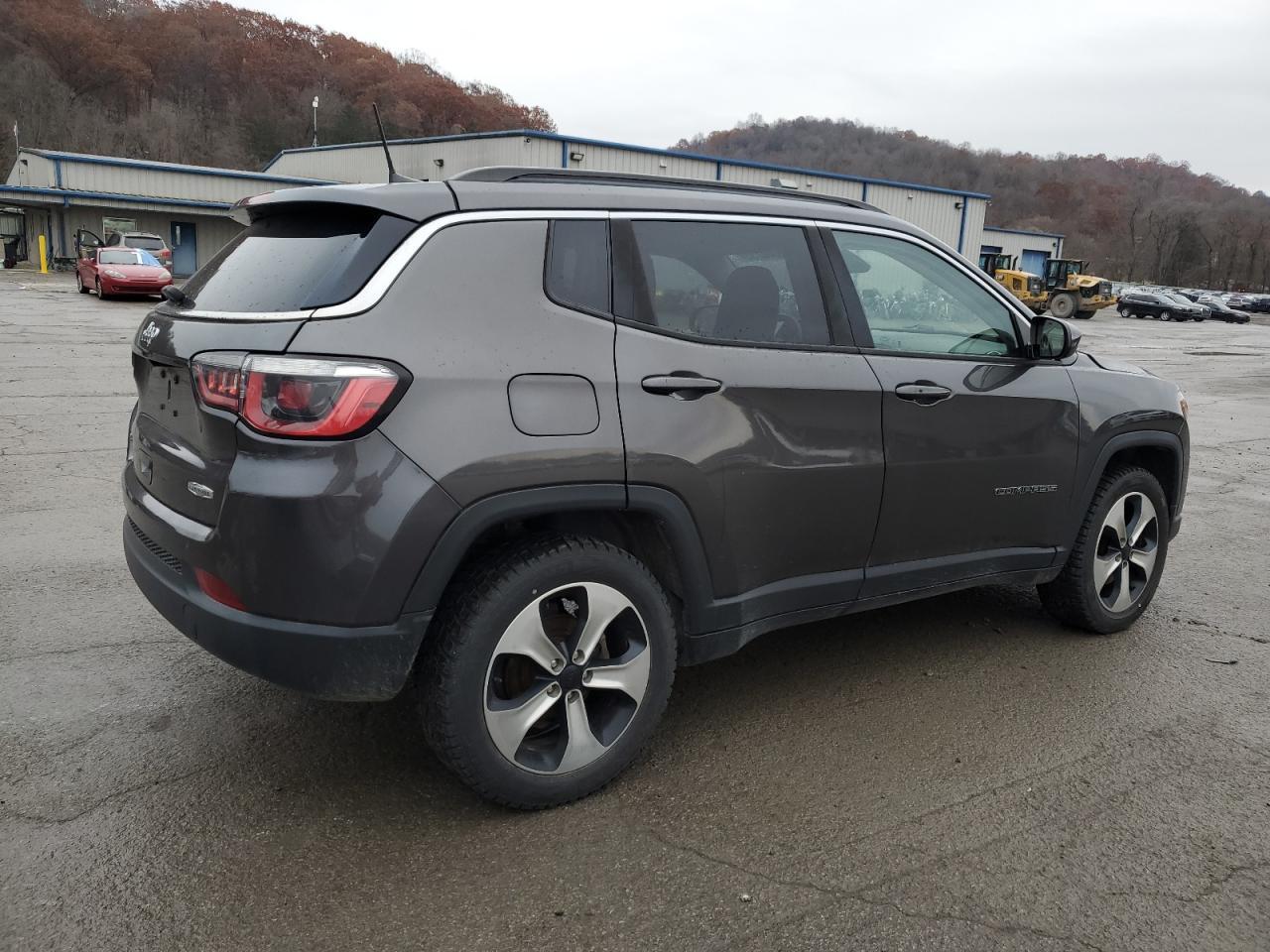 2017 Jeep Compass - zdjęcie 3