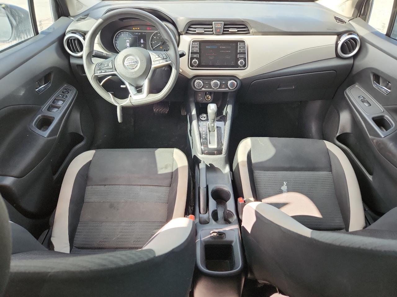 2021 Nissan Versa Sv - zdjęcie 8