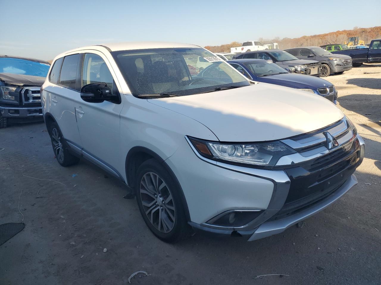 2017 Mitsubishi Outlander - zdjęcie 4