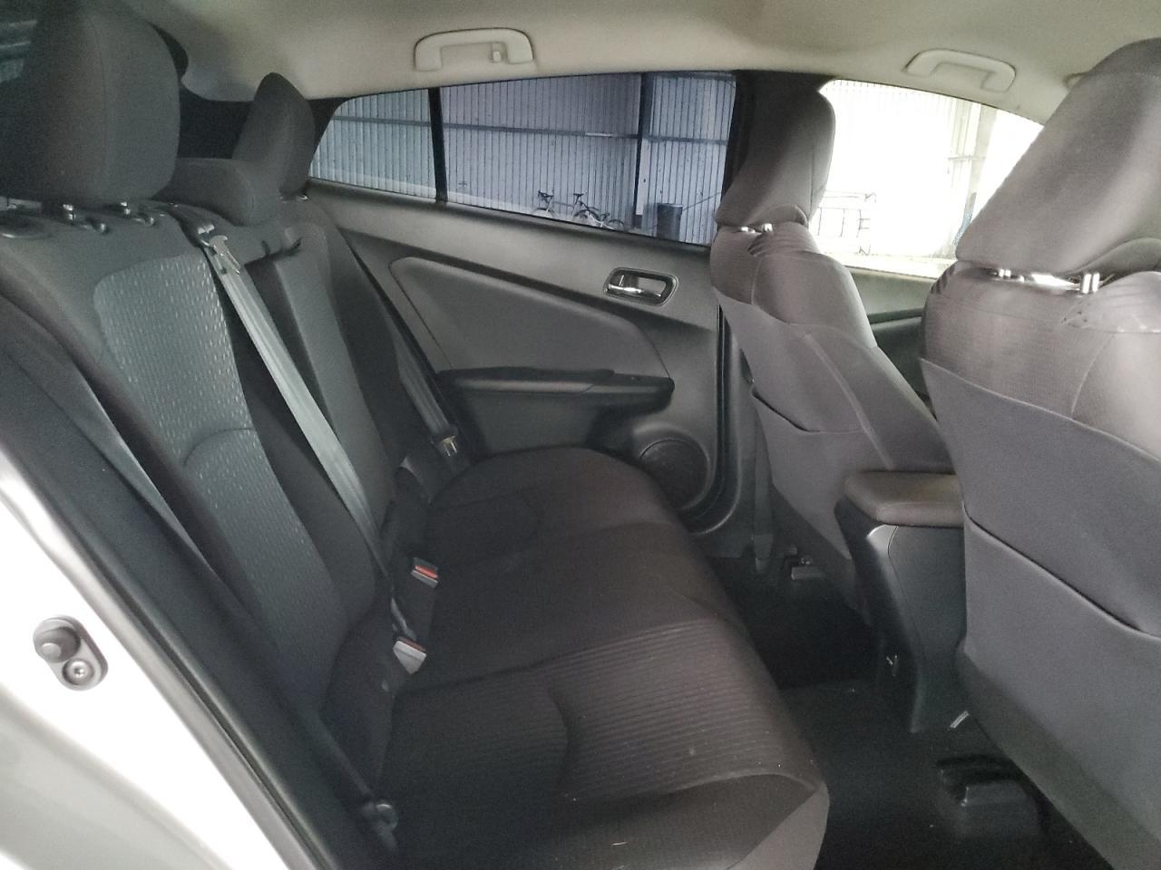 2017 Toyota Prius - zdjęcie 10
