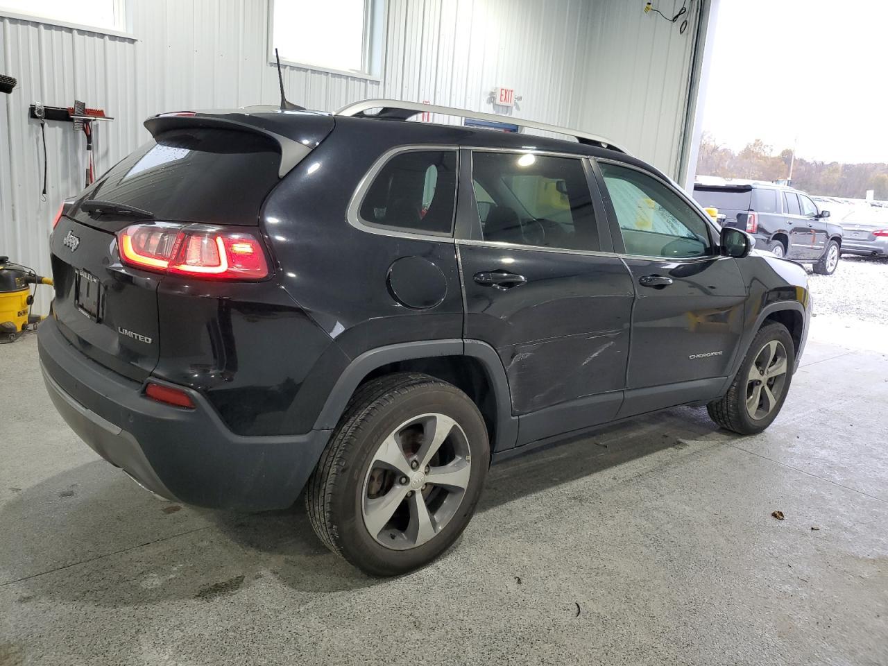 2019 Jeep Cherokee - zdjęcie 3