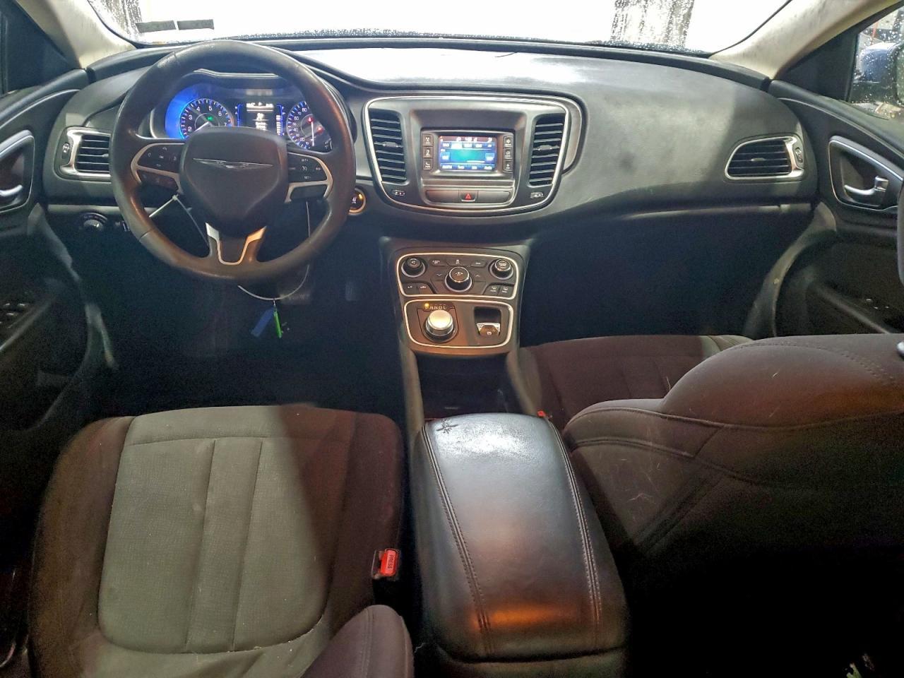 2015 Chrysler 200 - zdjęcie 8