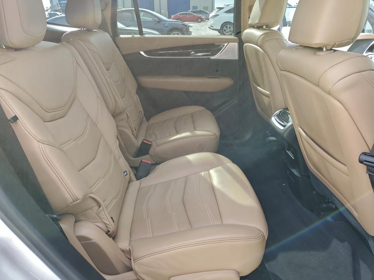 2024 Cadillac XT6 - zdjęcie 11