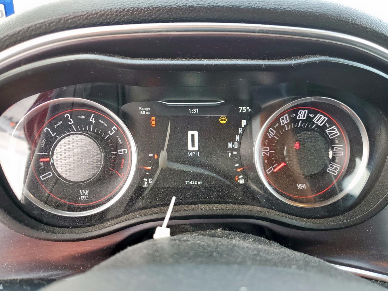 2017 Dodge Challenger - zdjęcie 9