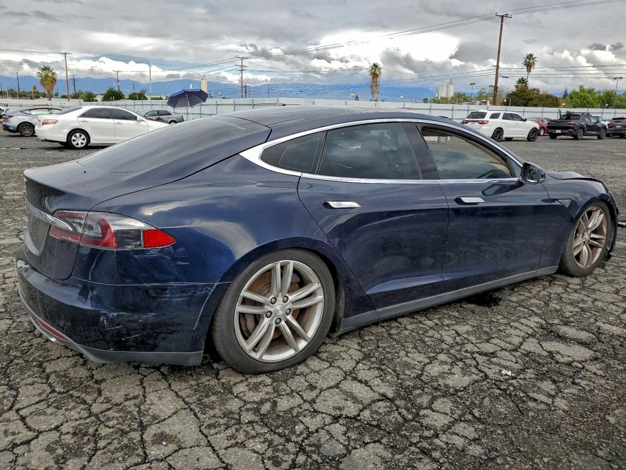 2013 Tesla Model S - zdjęcie 3