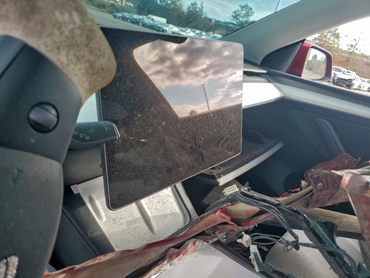 2024 Tesla Model Y - zdjęcie 9