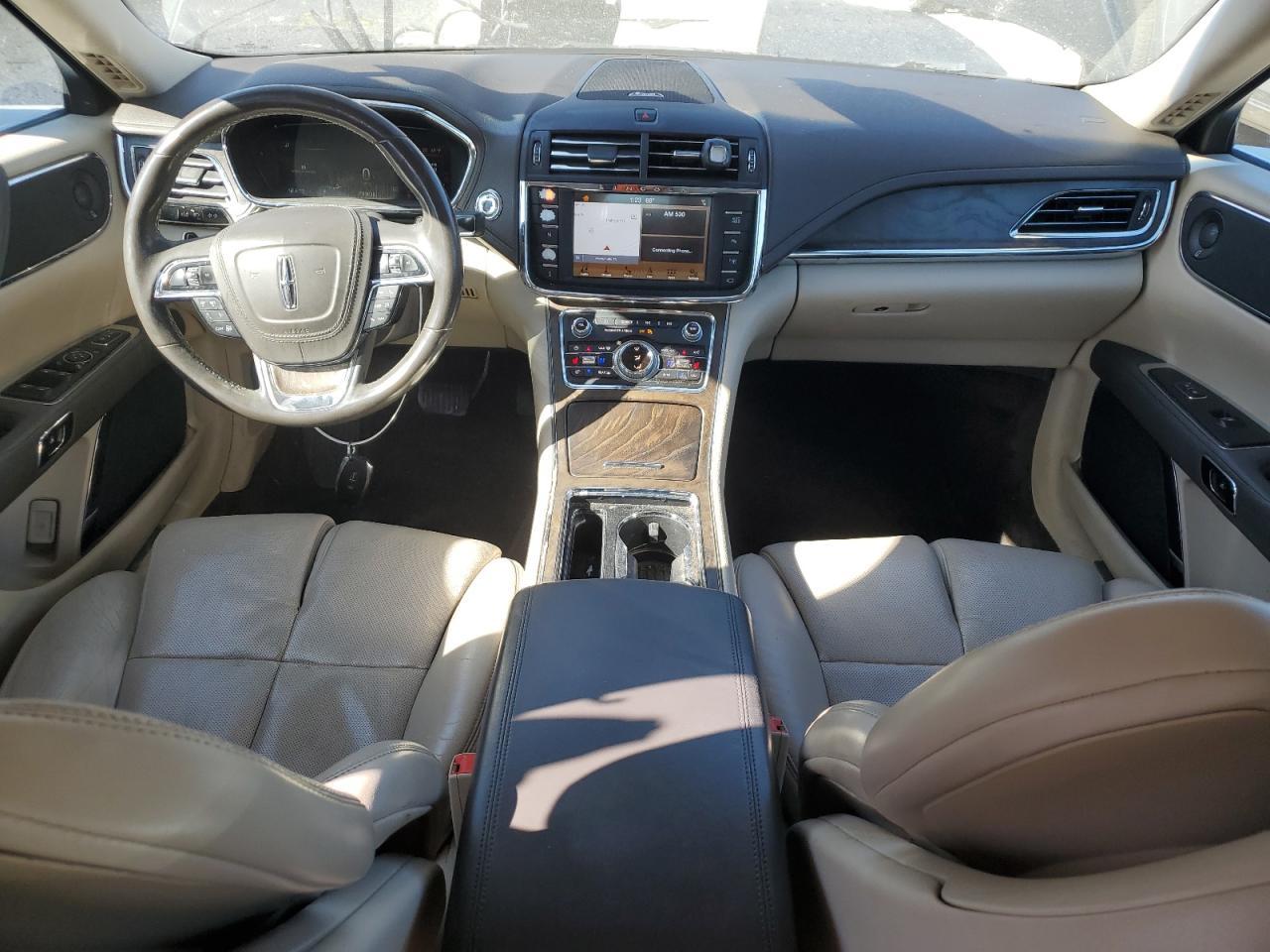 2017 Lincoln Continental - zdjęcie 8