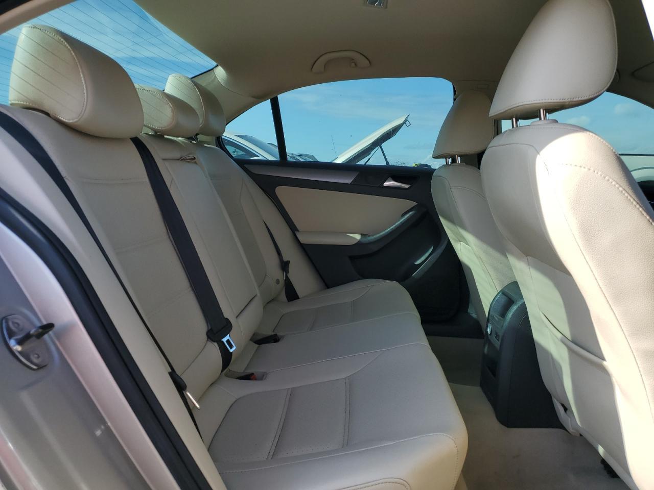 2013 Volkswagen Jetta - zdjęcie 10