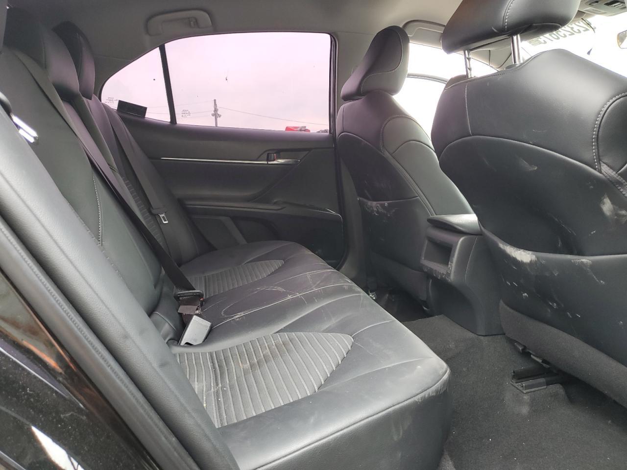 2020 Toyota Camry - zdjęcie 10