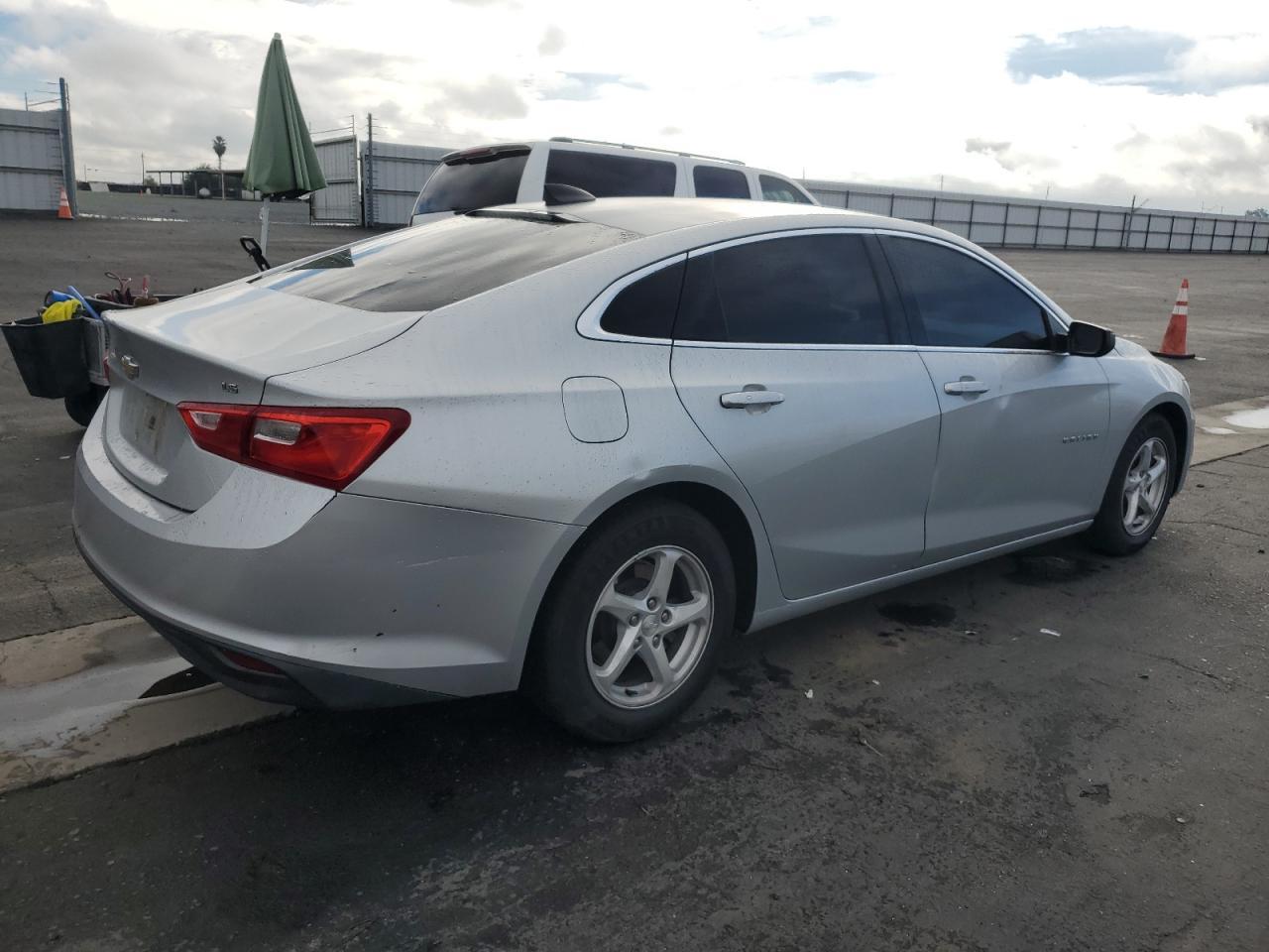 2016 Chevrolet Malibu Ls - zdjęcie 3