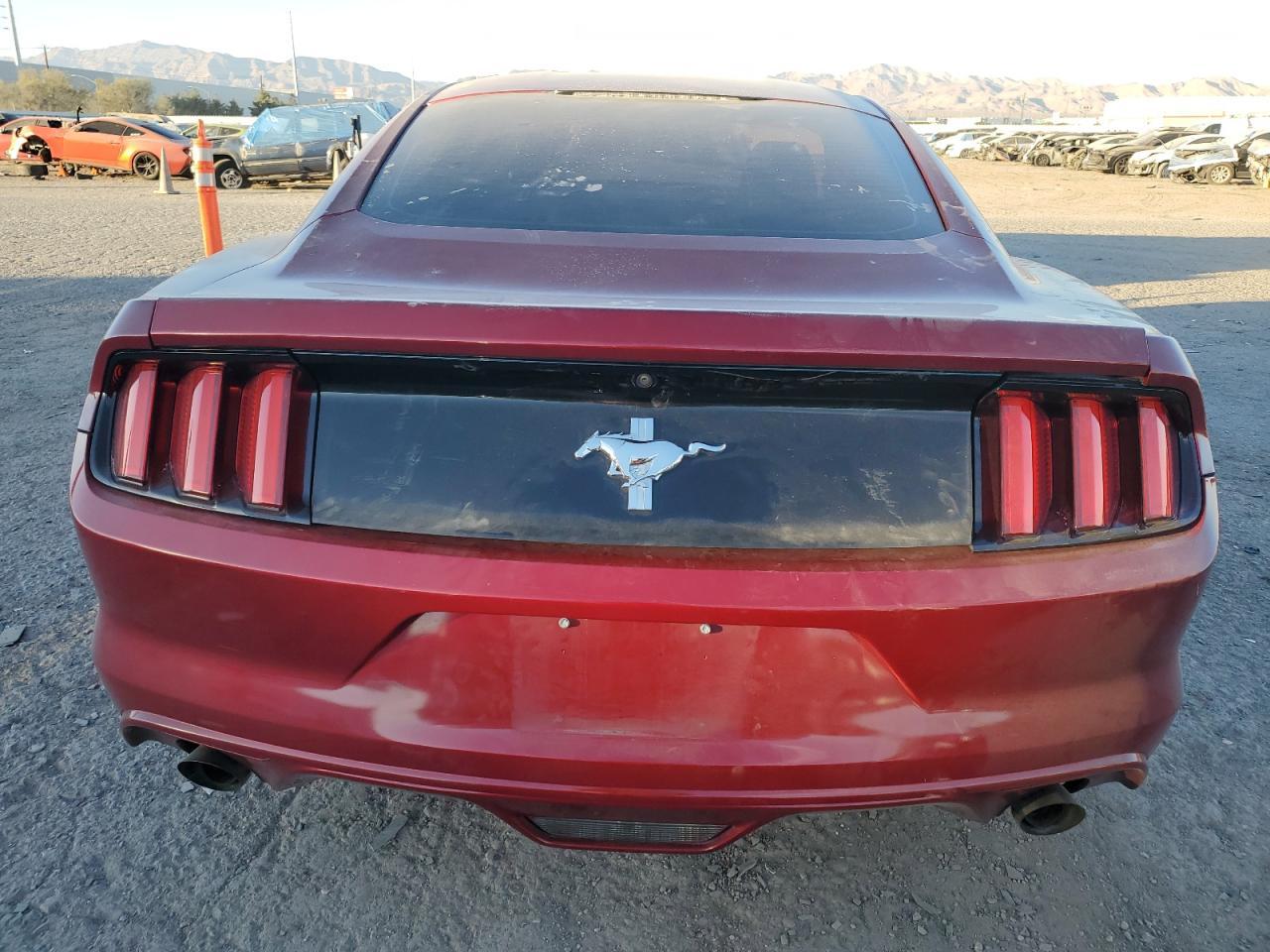 2015 Ford Mustang - zdjęcie 6