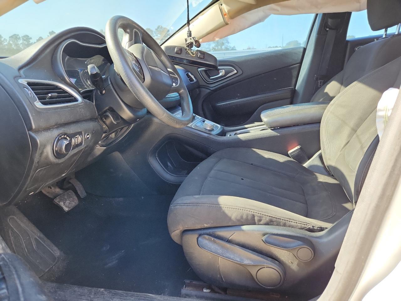 2015 Chrysler 200 Limited - zdjęcie 7