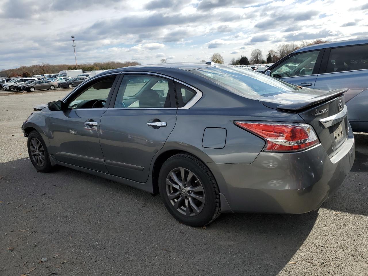 2015 Nissan Altima - zdjęcie 2