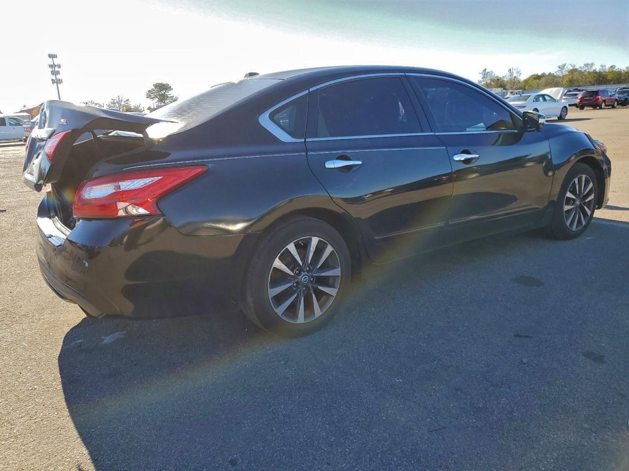 2017 Nissan Altima - zdjęcie 3