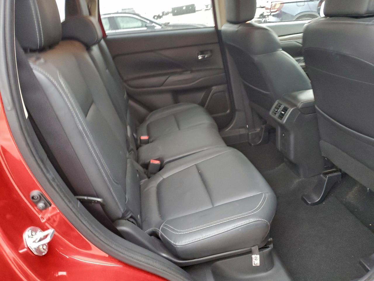 2019 Mitsubishi Outlander - zdjęcie 11