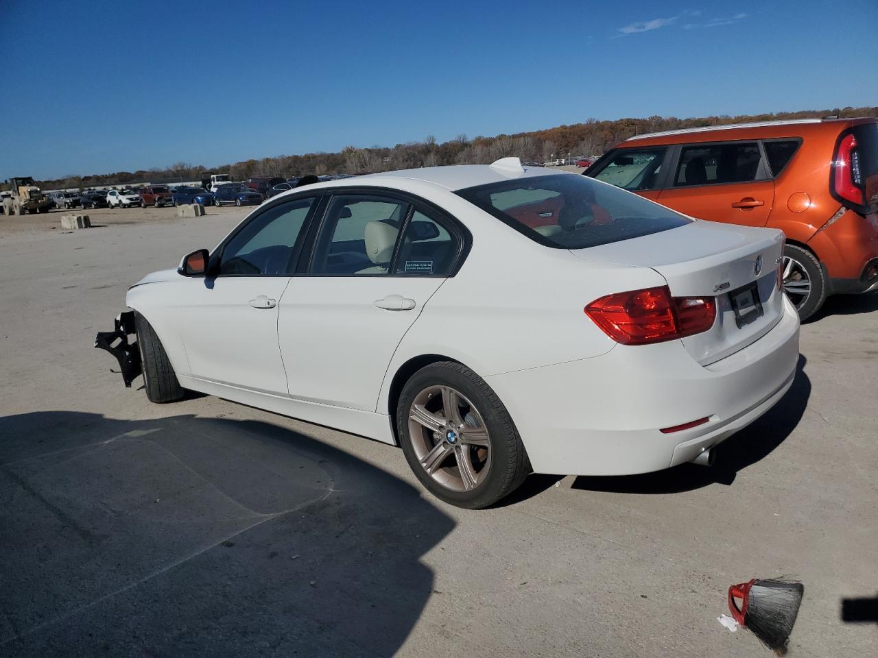 2015 BMW 320 I xDrive - zdjęcie 2
