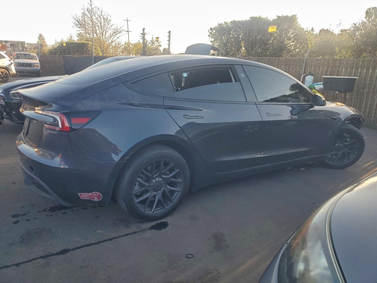 2024 Tesla Model 3 - zdjęcie 3