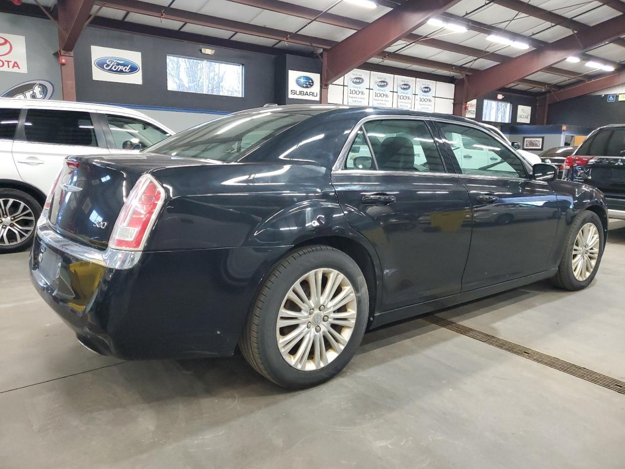 2013 Chrysler 300 - zdjęcie 3