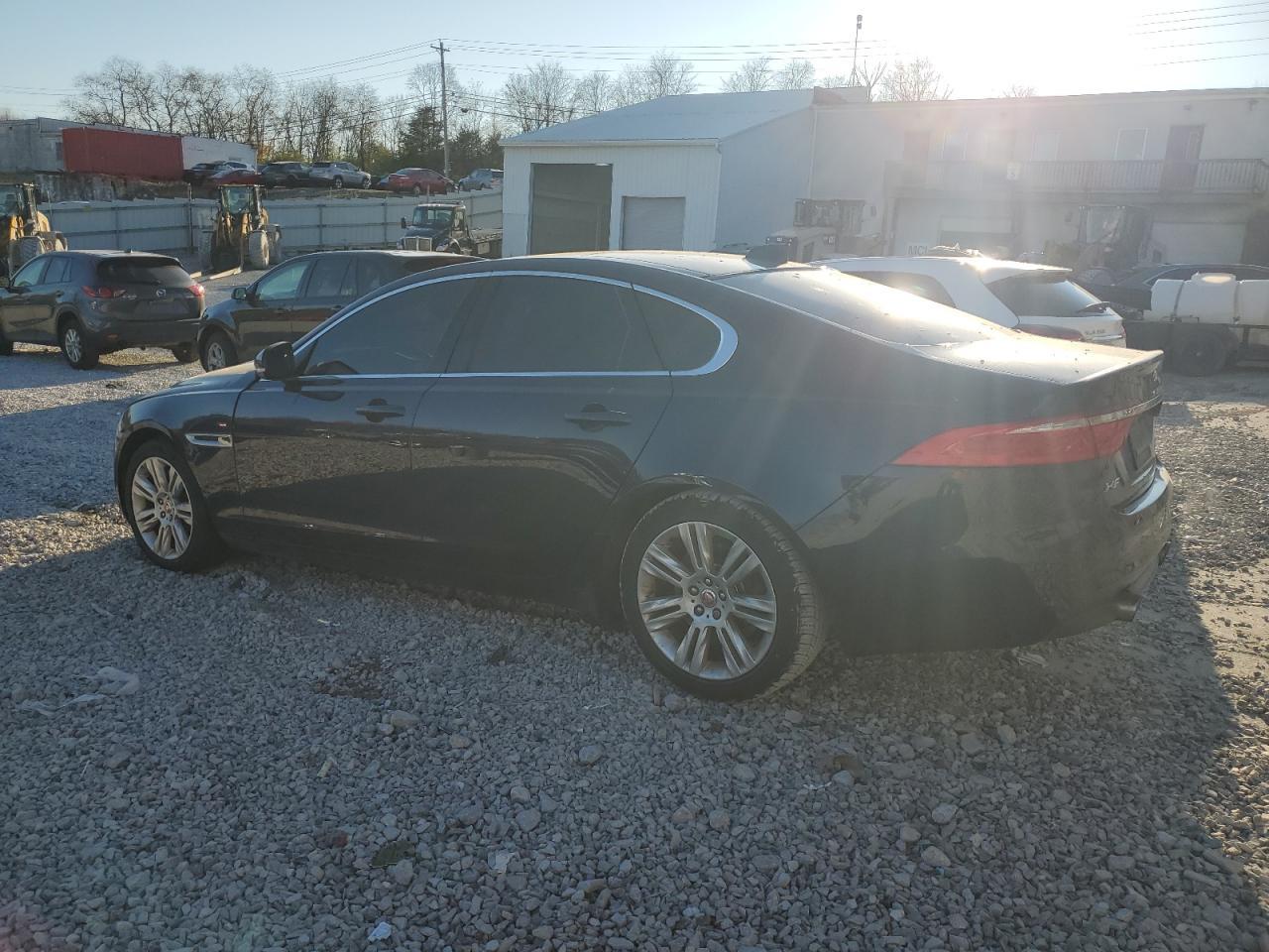 2017 Jaguar XF - zdjęcie 2