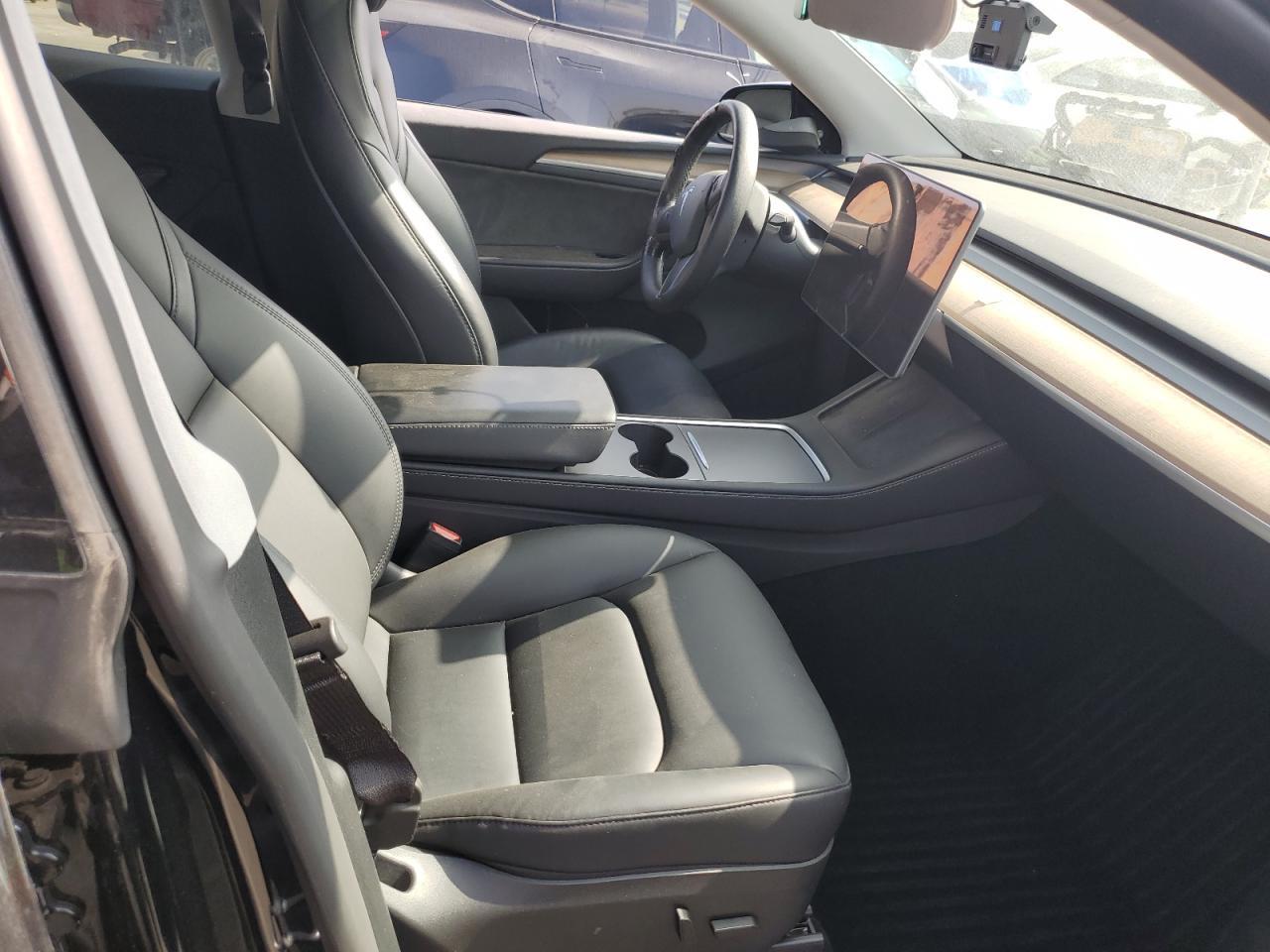 2024 Tesla Y - zdjęcie 11