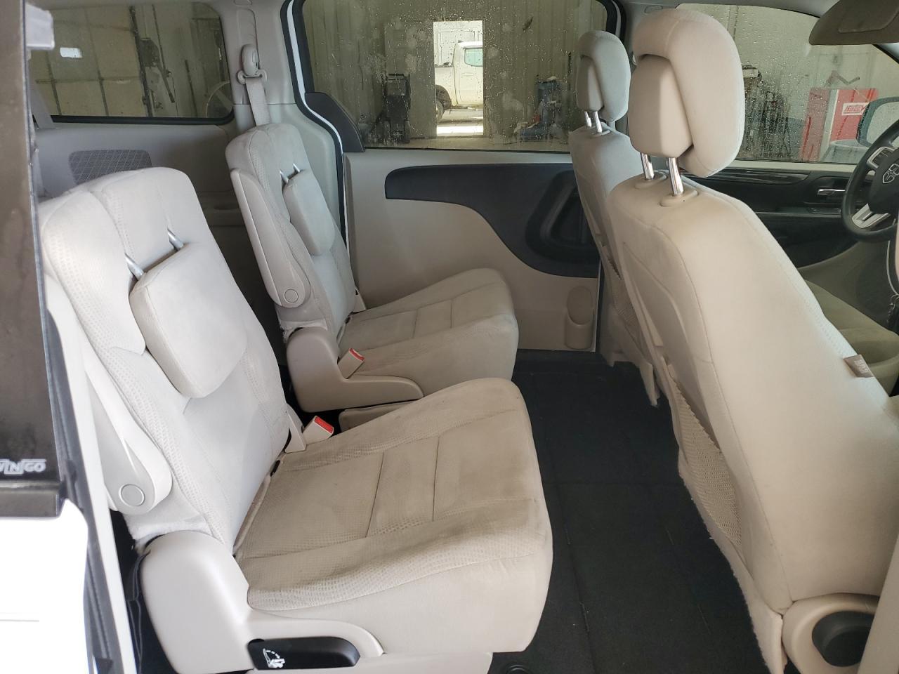 2014 Dodge Caravan - zdjęcie 11