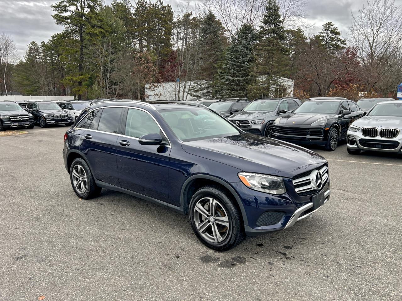 2016 Mercedes-Benz GLC - zdjęcie główne