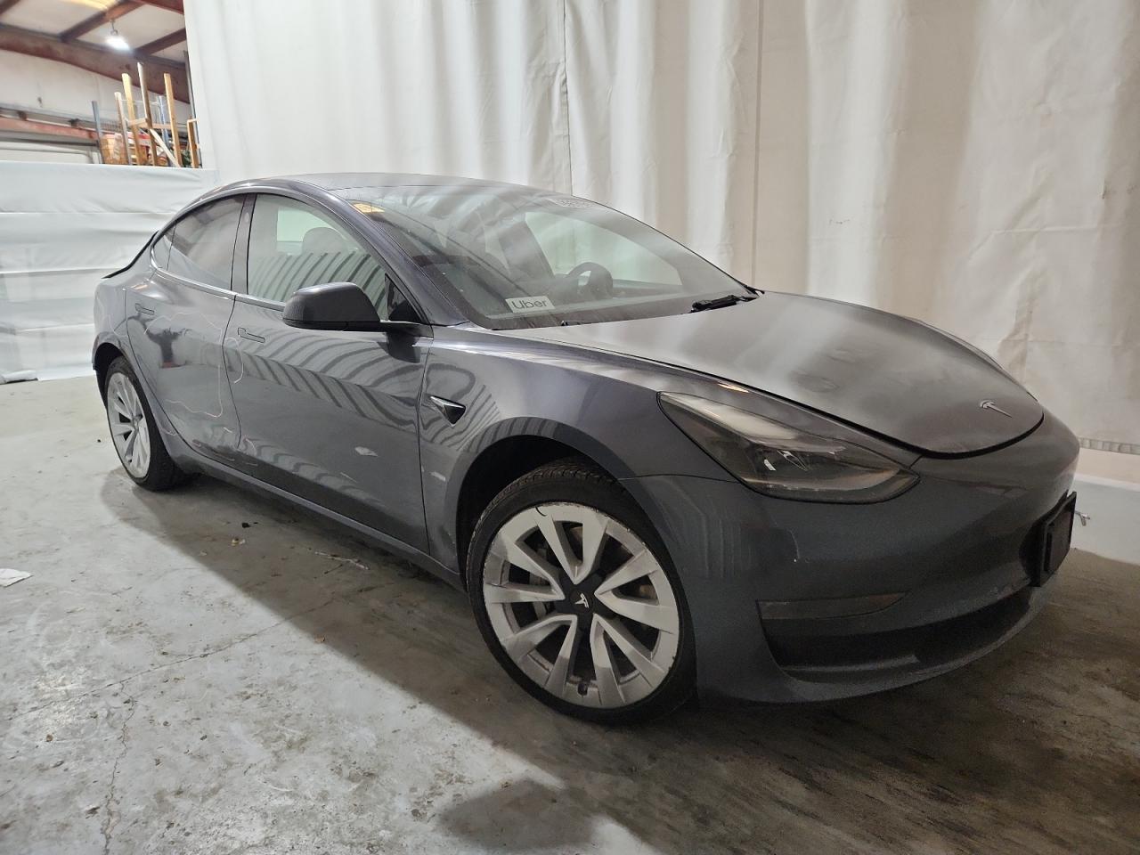2022 Tesla Model 3 - zdjęcie 4