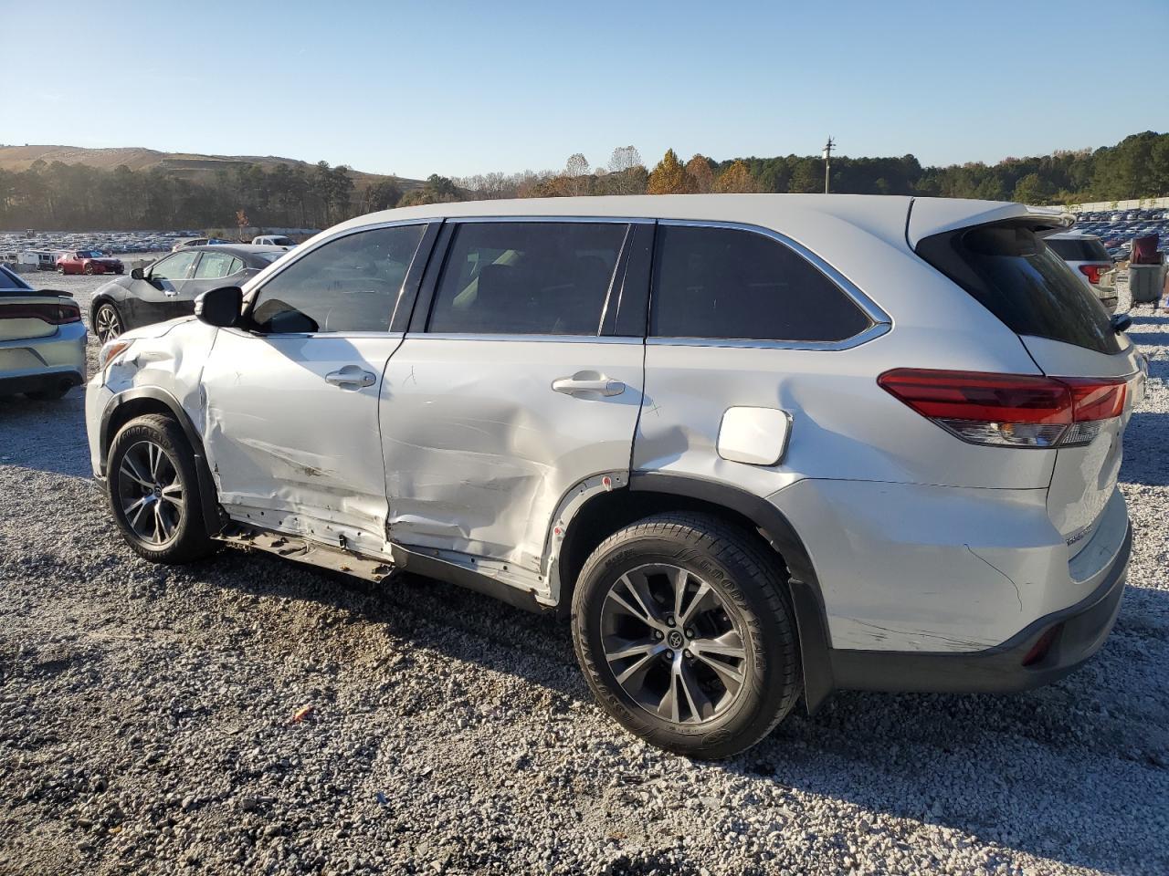 2019 Toyota Highlander - zdjęcie 2