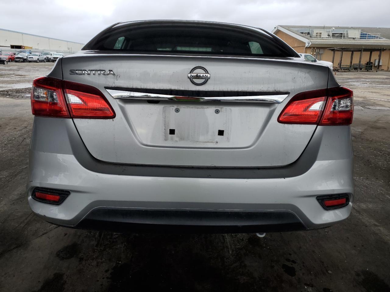 2019 Nissan Sentra S - zdjęcie 6