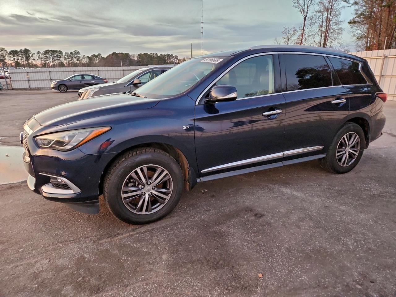 2016 Infiniti QX60 - zdjęcie główne
